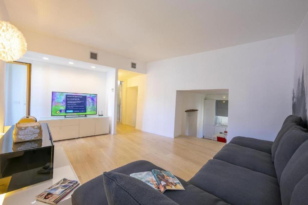 Poolside Apartment Cristina เบลลาโน ภายนอก รูปภาพ